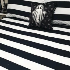 Flash Sale 😀 HELLS BLANKETS Beetlejuice Showtime Creeps | KING QUILT SET 😀