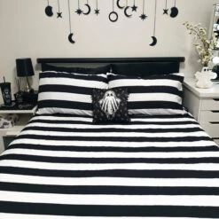 Flash Sale 😀 HELLS BLANKETS Beetlejuice Showtime Creeps | KING QUILT SET 😀 -Deals Goth Store Hells Blankets Showtime Creeps Quilt Set 08 f66dd397 594e 409a 9774 175d69c82c72 700x700