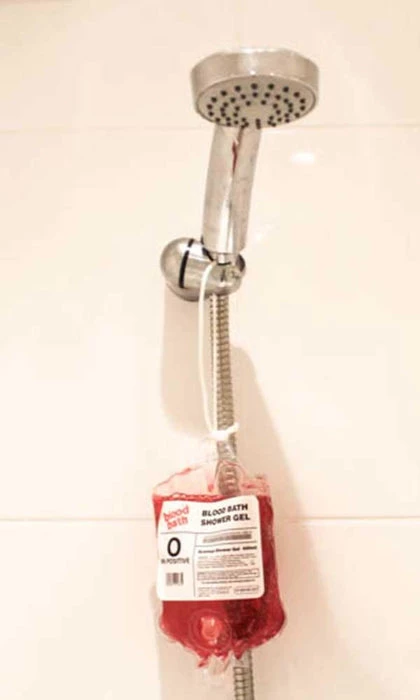 Top 10 π GIFT REPUBLIC Gothic Homewares Blood Bath | SHOWER GEL π₯ 3 Top 10 π GIFT REPUBLIC Gothic Homewares Blood Bath | SHOWER GEL π₯ - Image 3