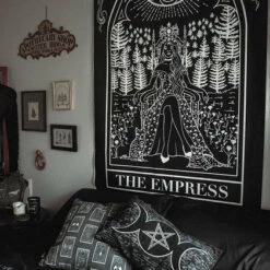 Brand new โค๏ธ THE PRETTY CULT Gothic Homewares The Empress | TAPESTRY ๐